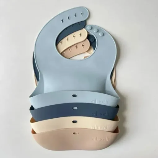 Ali + Oli - Babador de silicone para bebê enrole e fique fechado, céu