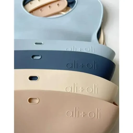 Ali + Oli Silicone Baby Babador Roll Up &amp; Stay Closed (Areia)