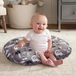 Almofada de alimentação e apoio infantil Boppy - dinossauros cinza