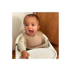 Babador de bebê de silicone Ali + Oli enrola e fica fechado (taupe)