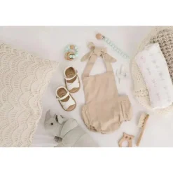 Babe Basics - Macacão de bebê de linho, aveia