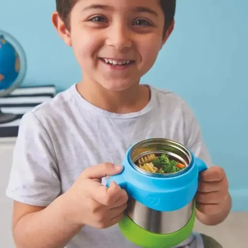 B.box - Frasco de comida isolado em ardósia azul com garfo
