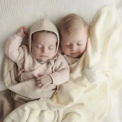 Bleu La La - 100% Organic Cotton Luxury Organic Blanket + Bonnet Hat Set, Pink
