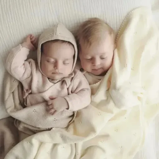 Bleu La La - 100% Organic Cotton Luxury Organic Blanket + Bonnet Hat Set, Pink