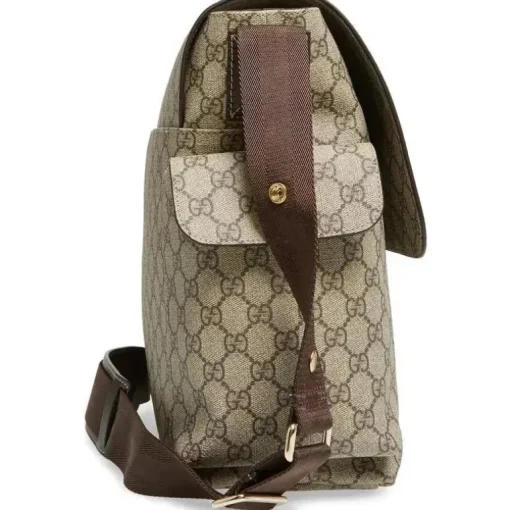 Bolsa de fraldas Gucci Supreme com trocador, bege