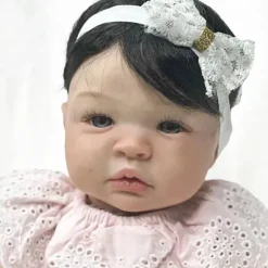 Boneca Reborn - Vinil Branco e Peruca Preta, Shyann