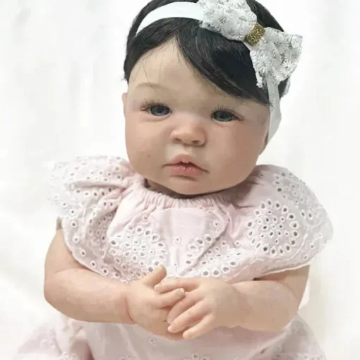 Boneca Reborn - Vinil Branco e Peruca Preta, Shyann