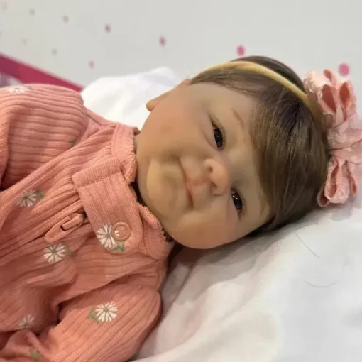 Bonecas Reborn - Vinil Branco, Cabelo Castanho Claro Enraizado, Olhos Castanhos Abertos - Marnie