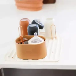 Boon - Rack de secagem de mamadeiras de silicone ARC, Boho Beige