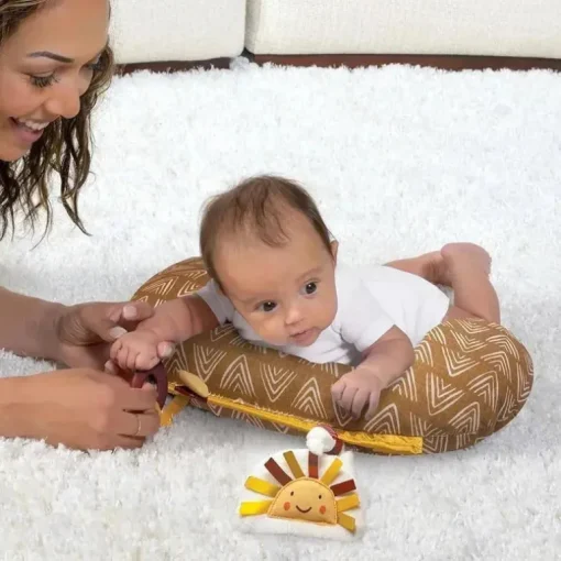 Boppy - Adereço Tummy Time, Sol Dourado com Flechas