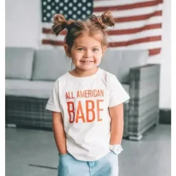 Camiseta infantil 97 Design &amp; Co - All American Babe, 4 de julho