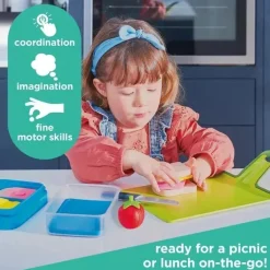 Casdon - Conjunto de preparação de almoço de brinquedo Joseph Joseph GoEat para crianças a partir de 2 anos, com comida cortável