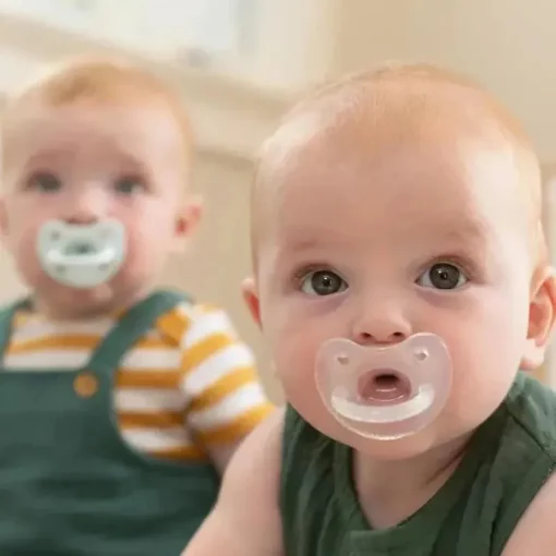 Chicco - Chupeta de silicone PhysioForma Luxe para bebês de 0 a 6 meses, multicolorida 4 unidades