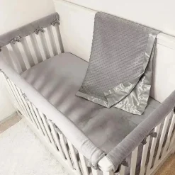 Cobertor American Baby - Heavenly Soft Chenille Minky Dot, Cinza