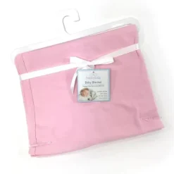 Crianças felizes recebendo cobertor, rosa