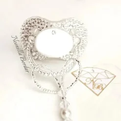 Cristal Neonilla - Chupeta Com Cristais Swarovski. Boneco Bling