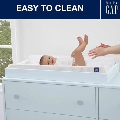 Delta Children - Trocador Gap BabyGap Contoured com capa refrescante, listra cinza