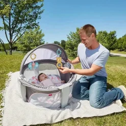 Domo para bebês em movimento da Fisher Price, espaço de recreação para bebês e local para cochilar, moinho de vento rosado