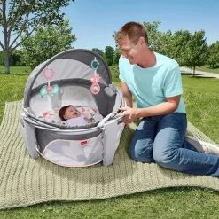 Domo para bebês em movimento da Fisher Price, espaço de recreação para bebês e local para cochilar, moinho de vento rosado
