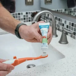 Dr. Brown's - Creme dental para bebês sem flúor, morango, 1,4 oz