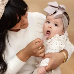 Ezpz - Escova de dentes Baby-Led™ + Depressor de língua sensorial Pacote duplo, blush