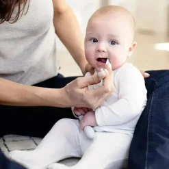 Ezpz - Escova de dentes Baby-Led™ + Depressor de língua sensorial, pacote duplo, estanho