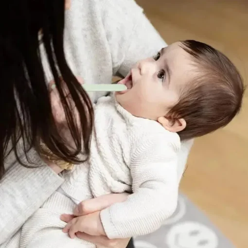 Ezpz - Escova de dentes Baby-Led™ + Depressor de língua sensorial Pacote duplo, Sage