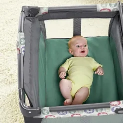 Graco - Pack 'N Play Playard para recém-nascidos, trocador e transporte, Manor