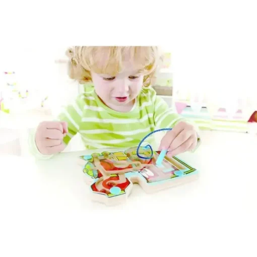 Hape - Choo Choo rastreia o quebra-cabeça do labirinto magnético de madeira infantil