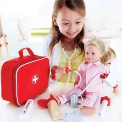 Hape - dramatização de criança de madeira para médico de plantão