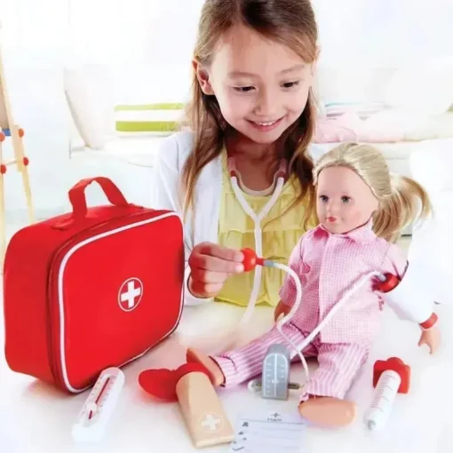 Hape - dramatização de criança de madeira para médico de plantão