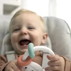 Ingenuity - Brinquedo calmante para mordedor de bebê Sheppy com anéis de atividade