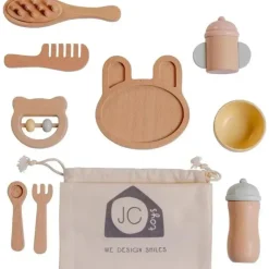 JC Toys - Conjunto de primeiros cuidados para bebês com 10 peças de madeira real, coleção Parfait Twiggly Toys