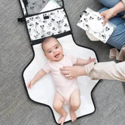 JL Childress - Trocador de fraldas portátil Disney Baby, Mickey Minnie Ivory