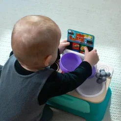 Kids II - Be + Hape Magic Touch Kitchen finge cozinhar brinquedo