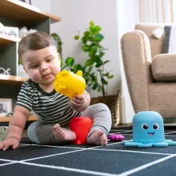 Kids II - Copos de empilhamento sensorial Stack &amp; Stream da Opus