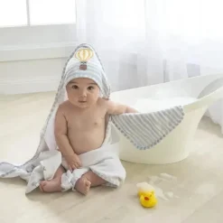 Living Textiles - Toalha com capuz para bebê, conjunto de presente de banho com 5 peças, para cima e para longe, azul