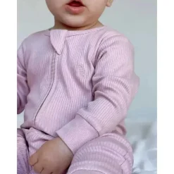 Macacão Pure Baby - Baby Girl com zíper canelado, lavanda