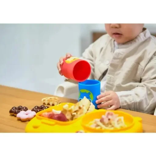 Marcus &amp; Marcus - Copo de treinamento para bebês de silicone de 4 onças, Lucas