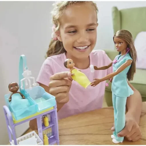 Mattel - Barbie Careers Baby Doctor Playset