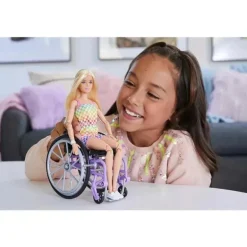 Mattel - Barbie Fashionista + Cadeira de Rodas