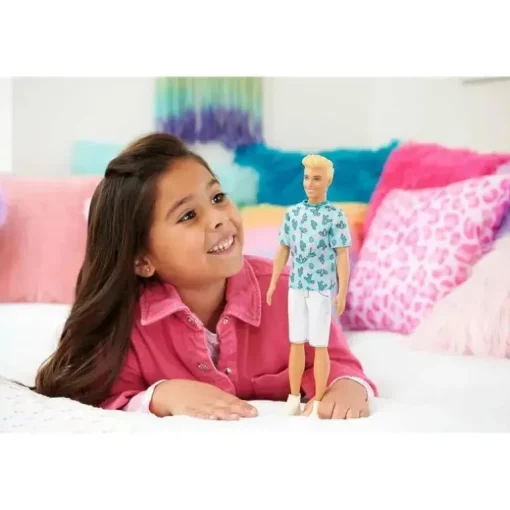 Mattel - Boneca Barbie Ken Fashionista, cabelo loiro e camiseta de cacto