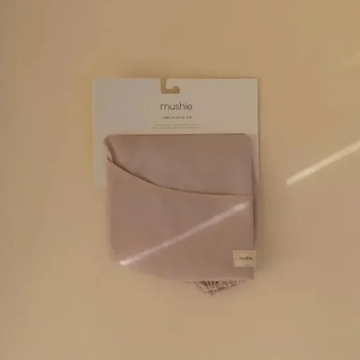 Mushie – Babador de bebê de manga comprida, tecido impermeável, ajuste ajustável para idades de 6 a 24 meses, blush