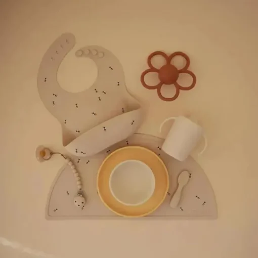 Mushie - babador de silicone para bebê, ajuste ajustável à prova d'água, abelhas