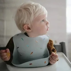 Mushie - Babete de bebê de silicone, Safari cinza claro