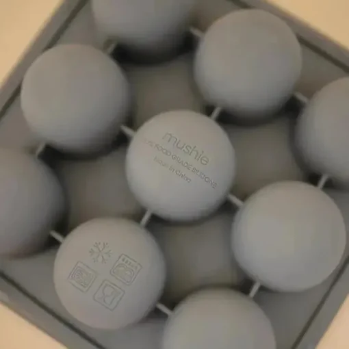 Mushie - Bandeja de silicone para freezer de comida para bebê com tampa, 9 xícaras de 1,5 onças, Tradewinds