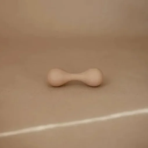 Mushie - Brinquedo chocalho de silicone para bebê, natural