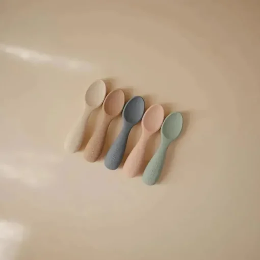 Mushie - colheres de silicone para crianças pequenas, pacote com 2, areia natural/mudável