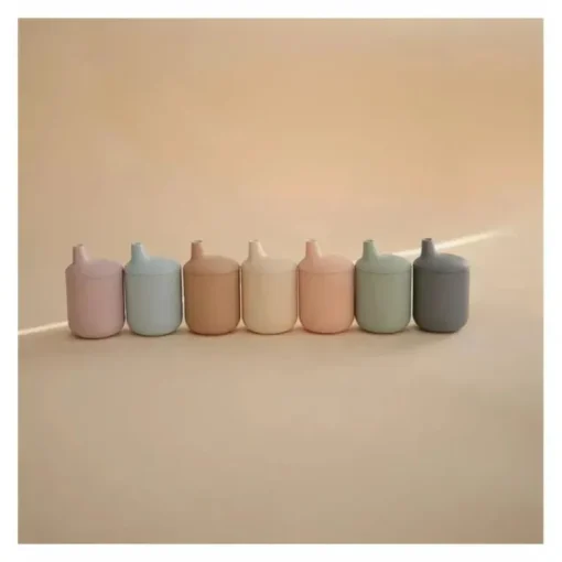 Mushie - Copo com canudinho de silicone, areia movediça