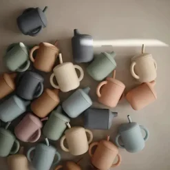 Mushie - Copo de treinamento de silicone e canudo, natural